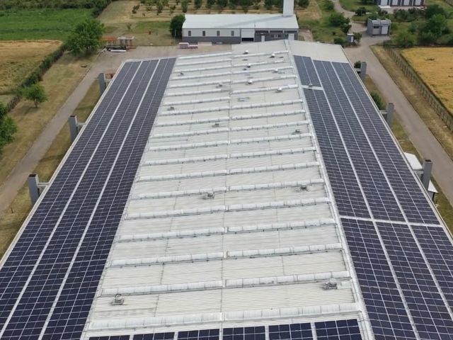 Solarna elektrana na krovu fabrike