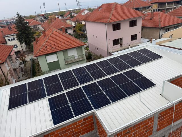 Solarna elektrana na krovu poslovnog objekta